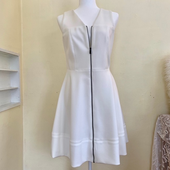 VINCE CAMUTO - Picture 5 of 8